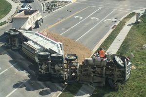 If a Commercial Truck “Jackknifes” and Causes My Accident Can I Sue?